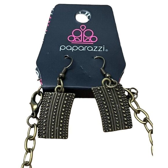 Paparazzi Bib Metal Layered Necklace Collar Earrings Set Tribal Brutalist NWT - Picture 3 of 5